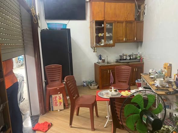 Nhà 2,5 tầng Định Công Hạ 17m² giá chỉ 1.05 tỷ - Thiết kế thông minh, ngõ rộng thoáng!