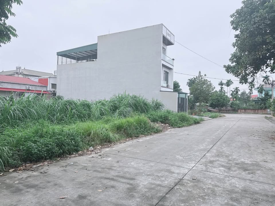 Đất nền Minh Nông Việt Trì 102m² giá chỉ 2.7 tỷ - Cơ hội vàng cho nhà đầu tư!