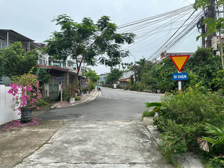 Đất nền 5 Ỷ La 200m² giá chỉ 2 tỷ - Mặt tiền thông thoáng, ô tô vào tận nơi!