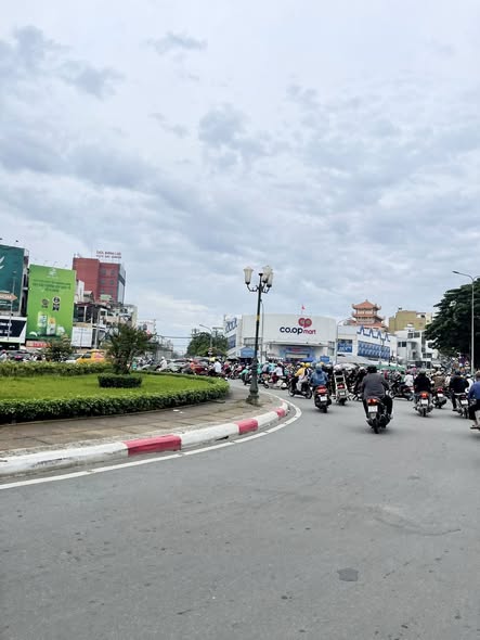 Nhà Bà Hom, Quận 11, 38m² giá 5 tỷ - Pháp lý chuẩn, thuận tiện đi lại!