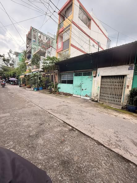 Nhà hẻm 506 Lạc Long Quân, Quận 11 - 128m² - Không gian rộng rãi, tiện nghi!