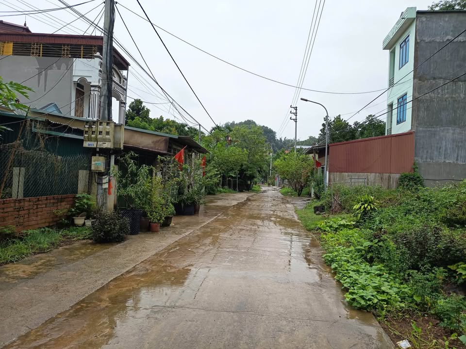 Đất nền Chiềng Cơi 240m² giá tốt - Gần quảng trường phố đi bộ!