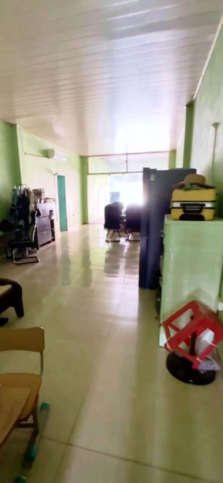 Nhà mặt phố kinh doanh khu vực Thanh Sơn, Uông Bí 126m² giá chỉ 2 tỷ - Cơ hội đầu tư tuyệt vời!