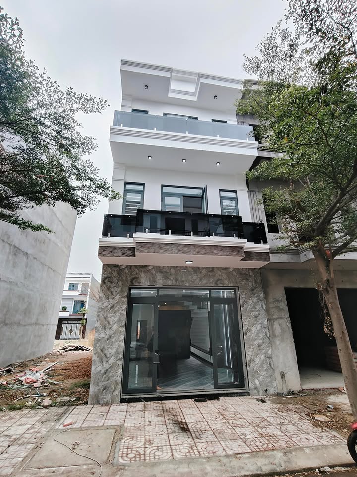 Nhà phố An Phú, Thuận An, Bình Dương 70m² giá 4.2 tỷ - Thiết kế hiện đại, đầy đủ nội thất!