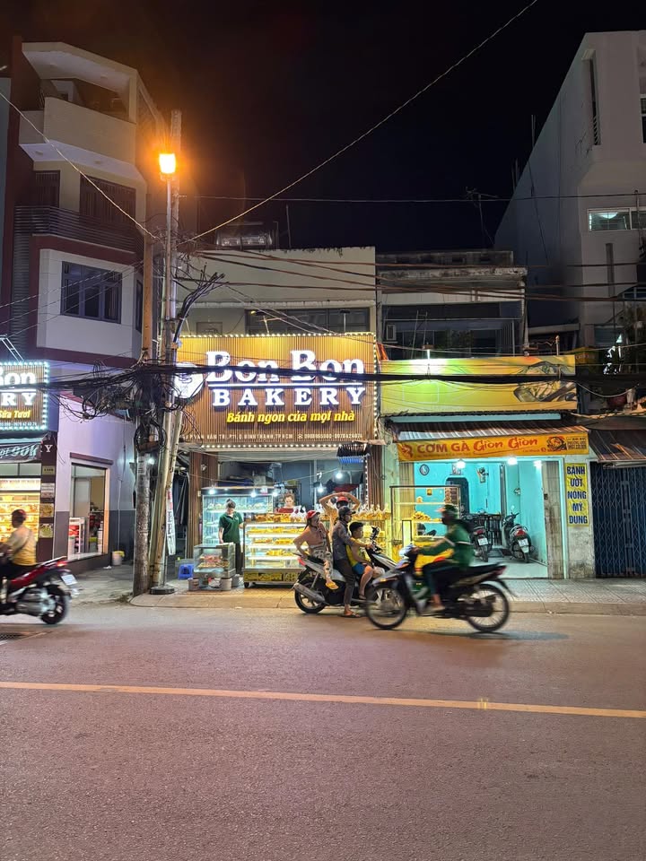 Nhà mặt tiền Phan Văn Trị, Bình Thạnh 72m² giá 18 tỷ - Cơ hội đầu tư sinh lời hấp dẫn!