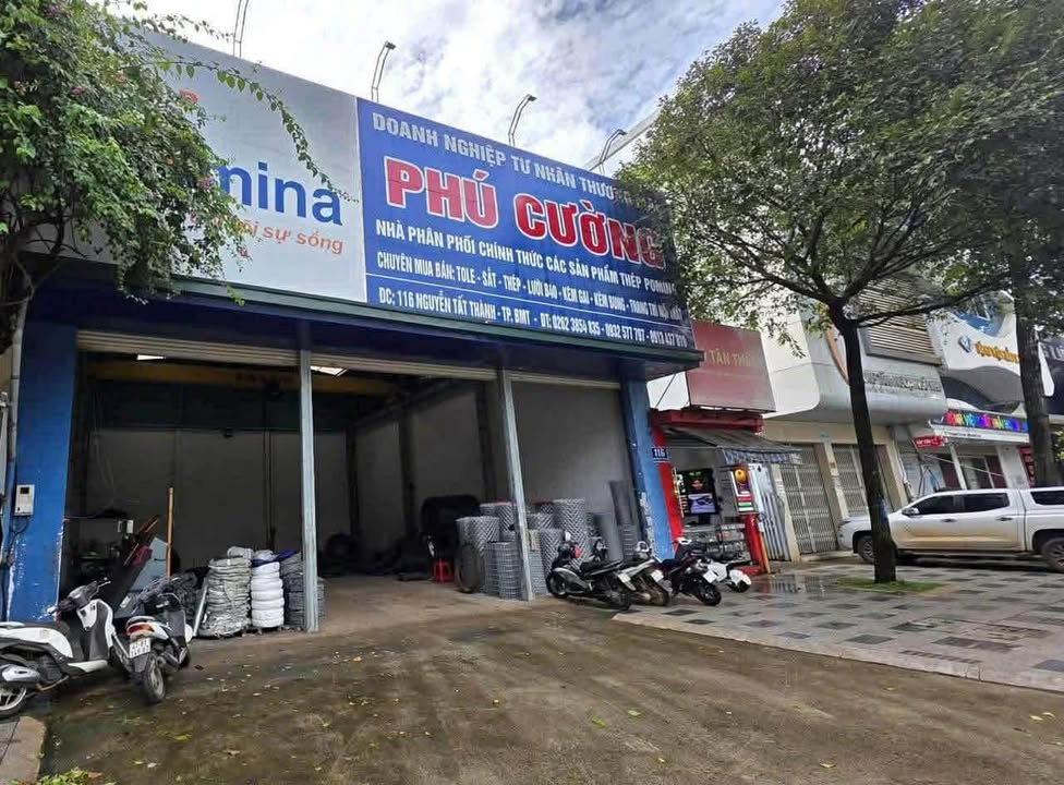 Cho thuê nhà mặt tiền kinh doanh Nguyễn Tất Thành, Buôn Ma Thuột 221m² - Giá thương lượng hấp dẫn!