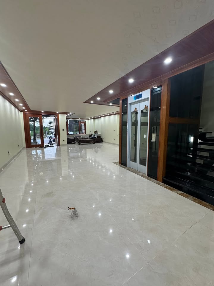 Cho thuê nhà 5 tầng mặt đường Đại Phúc, Bắc Ninh - Thiết kế hiện đại, thang máy sẵn có!