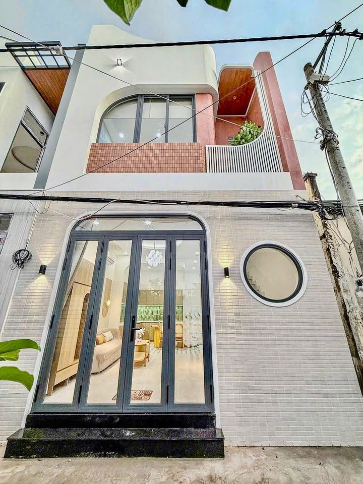 Nhà bán 2 tầng Hẻm 388Z, Tân An, Cần Thơ - Giá 3.6 tỷ, Nội thất cao cấp!