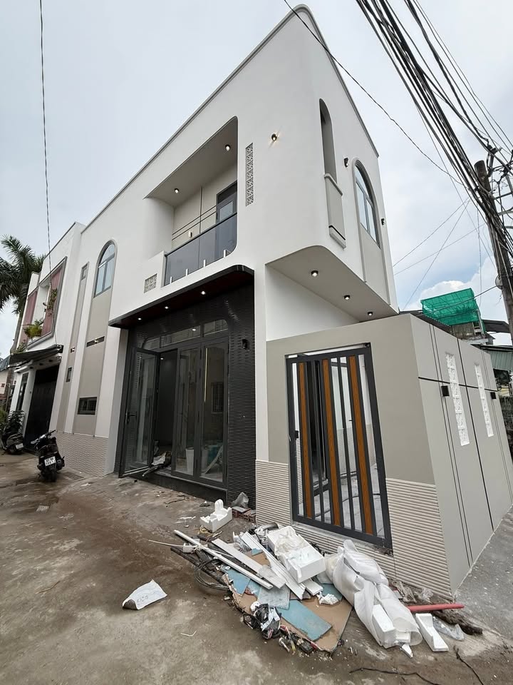 Nhà 1 trệt 1 lầu góc 2 mặt tiền tại Hẻm 115 CMT8, Cần Thơ giá chỉ 3.09 tỷ - Sẵn sàng vào ở ngay!