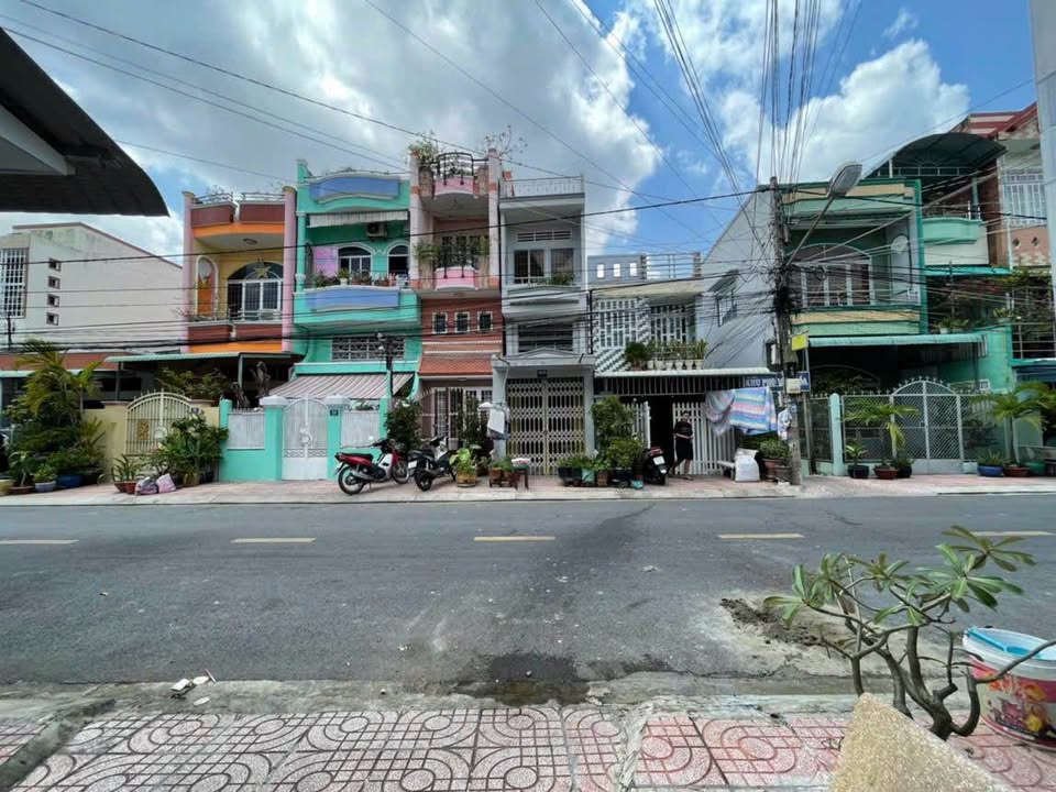 Nhà lầu mặt tiền đường Trương Vĩnh Ký, TP Mỹ Tho 130m² chỉ 4.2 tỷ - Không thể bỏ lỡ!