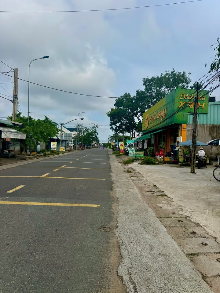 Nhà mặt tiền đường ĐT 707, huyện Hàm Thuận Nam, 245m² giá 5 tỷ - Cơ hội đầu tư kinh doanh tuyệt vời!