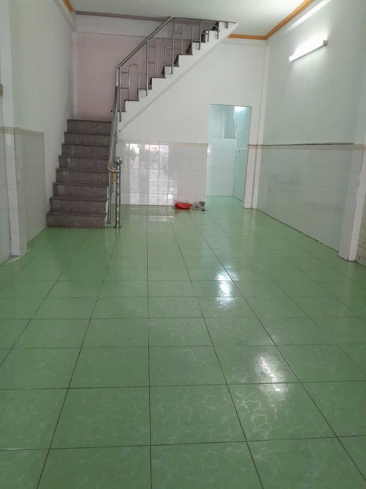 Nhà mặt tiền kinh doanh đường Lê Văn Quới, Bình Tân, 80m² giá 10 triệu/tháng - Cơ hội vàng cho doanh nghiệp!