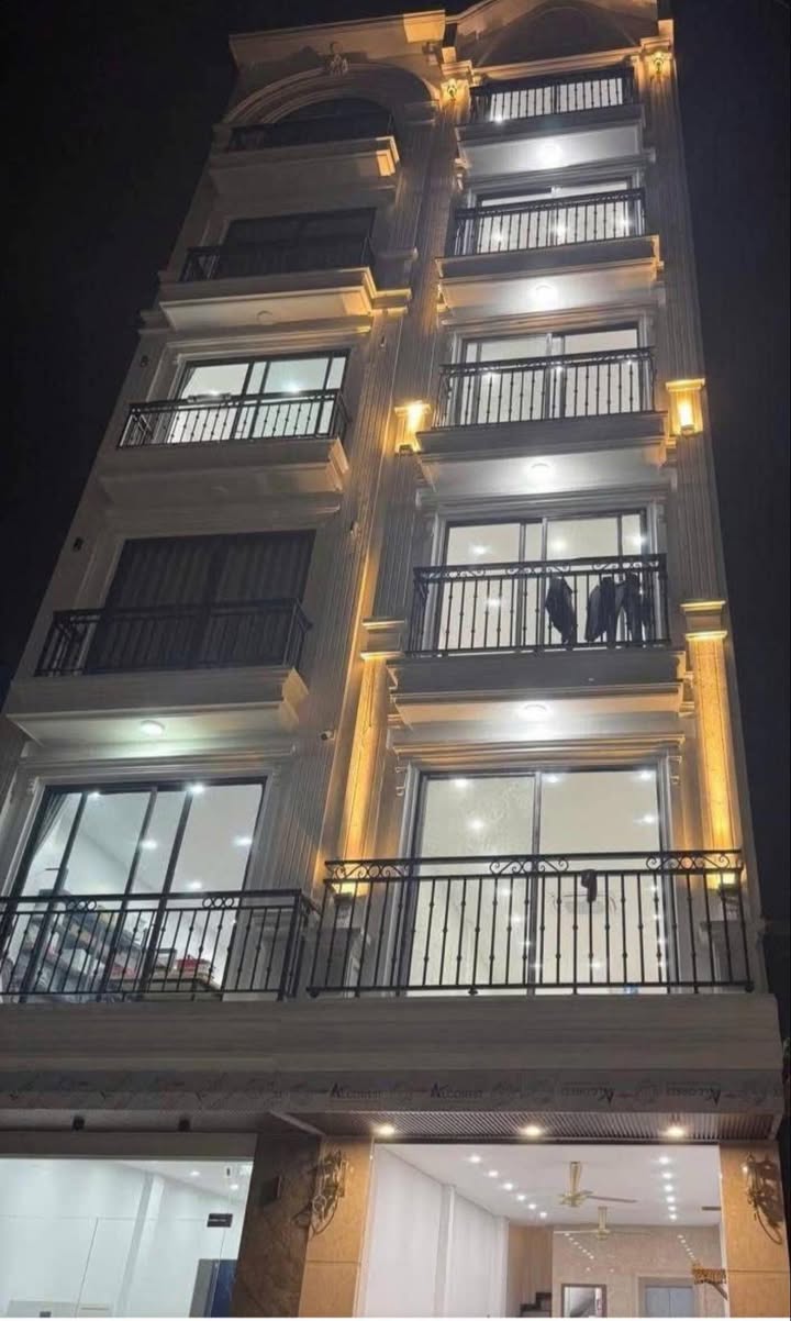 Nhà Kinh Doanh Dịch Vụ Vạn Phúc, Hà Đông 75m² - Thang máy hiện đại, cho thuê làm Karaoke hoặc Massage!