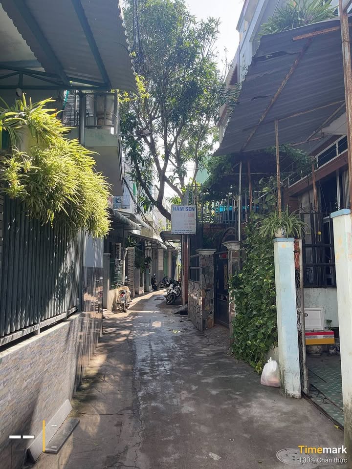 Nhà hẻm Đống Đa, Quy Nhơn 76m² giá 2 tỷ - Sổ đỏ chính chủ, thuận tiện đi lại!