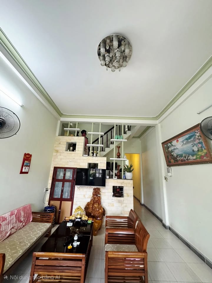 Nhà phố 2 tầng Tô Hiến Thành Quy Nhơn 69m² giá 4 tỷ - Gần chợ, trường học, biển