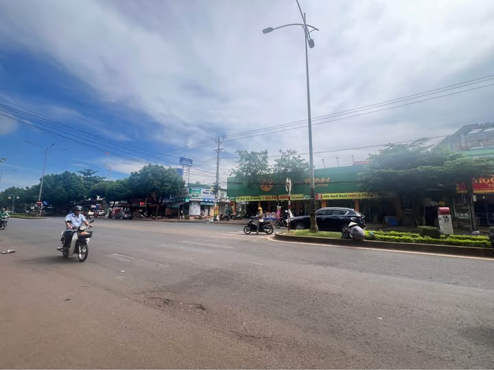Mặt tiền kinh doanh 9m Nguyễn Thái Bình, Buôn Ma Thuột 360m² - Vị trí đắc địa, thương lượng ngay!