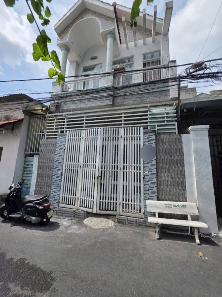 Nhà phố Thủ Đức 55m² giá 6 tỷ - Hẻm ô tô thông thoáng, khu dân cư an ninh!