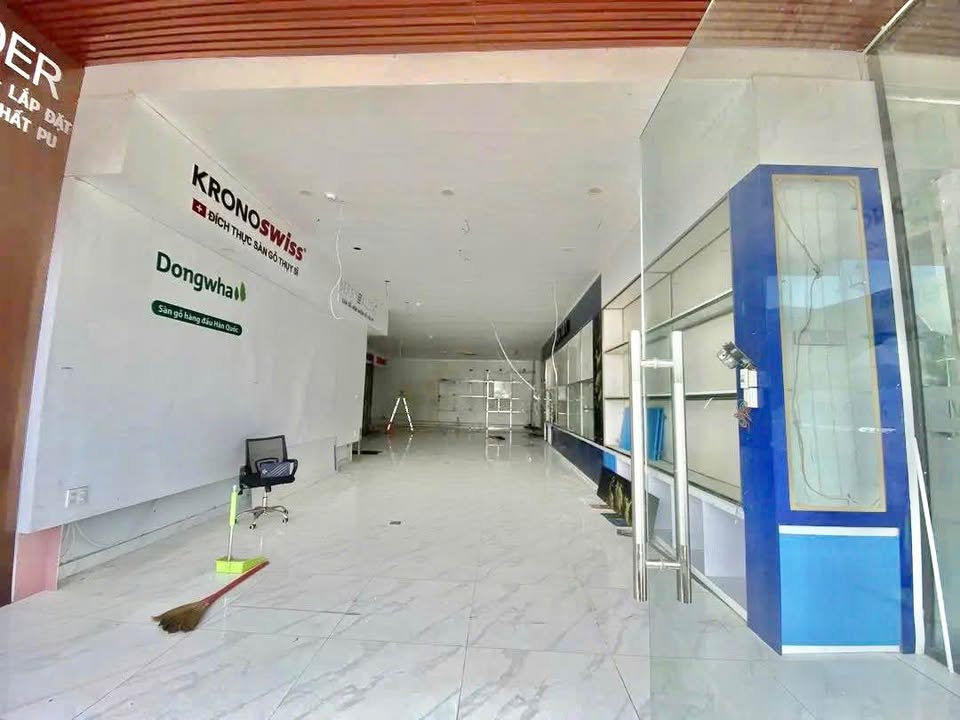 Cho thuê mặt bằng tầng 1 độc lập tại Võ Nguyên Giáp 180m² giá 30 triệu - Vỉa hè siêu rộng!