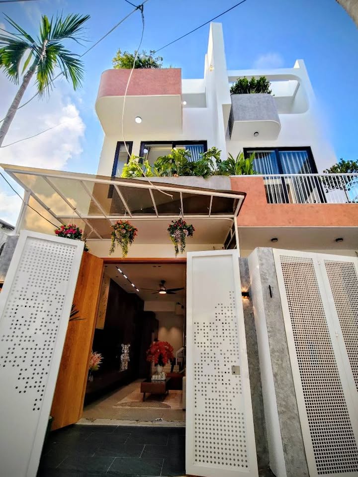 Nhà 3 Tầng Đẹp tại Thanh Khê, 57m² chỉ 4 tỷ - Gần biển Nguyễn Tất Thành!