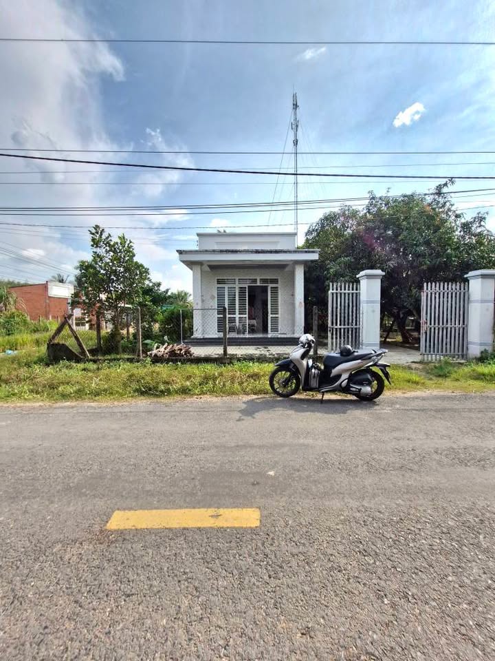 Nhà bán tại khu Bàn Cờ, Hòa Thành, Tây Ninh 97m² - Vị trí góc 2 mặt tiền thông thoáng!