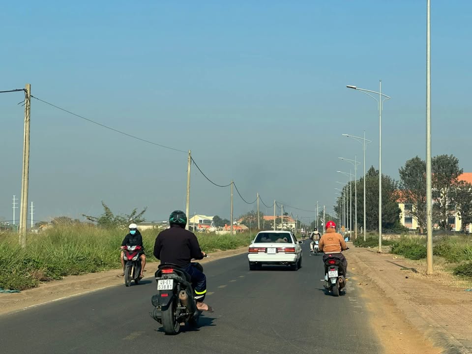 Đất nền khu hành chính Đức Trọng 300m² - Sổ hồng riêng, vị trí đắc địa!