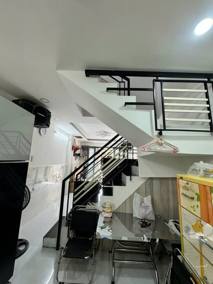 Nhà hẻm C2 đường Phạm Hùng, Bình Hưng, 28m² giá 1.98 tỷ - Chỉ việc vào ở ngay!