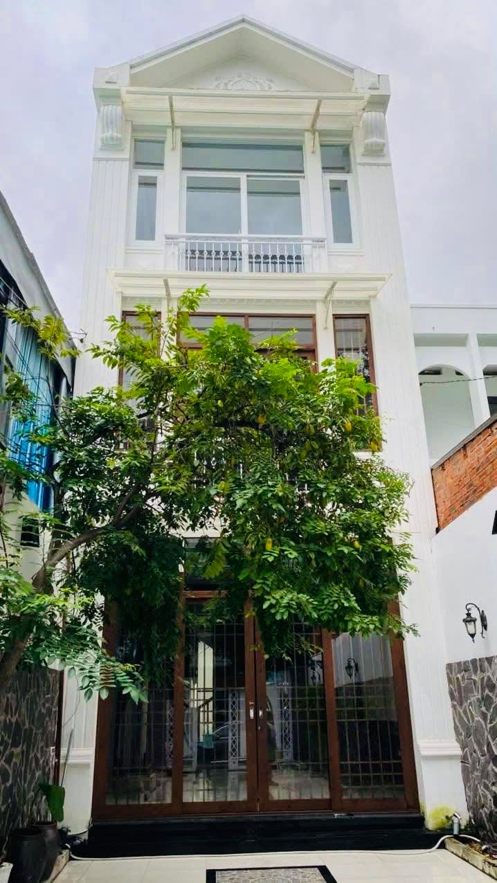 Nhà 3 tầng mặt tiền đường Nguyễn Thị Minh Khai, Nha Trang 160m² giá 40 tỷ - Kinh doanh sầm uất!