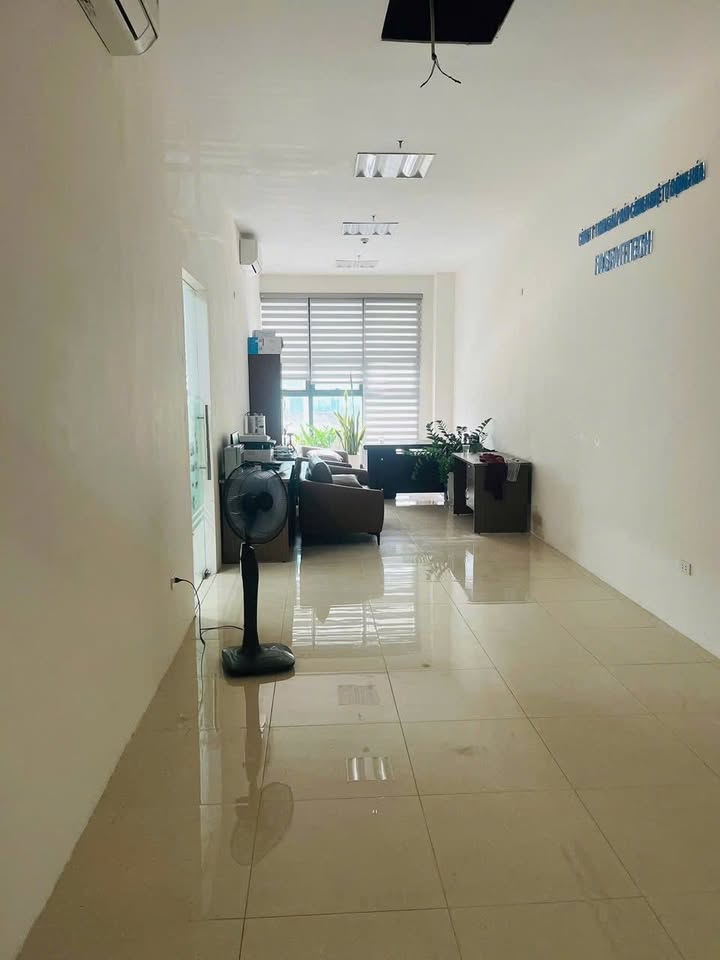 Shophouse cho thuê tầng 2 tại Chung cư La Casta Văn Phú 40m² giá 8 triệu - Phù hợp làm văn phòng, studio!