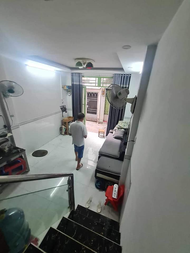 Nhà nhỏ hiếm, trung tâm quận 10, giá 3.1 tỷ - Vị trí đẹp, pháp lý rõ ràng!