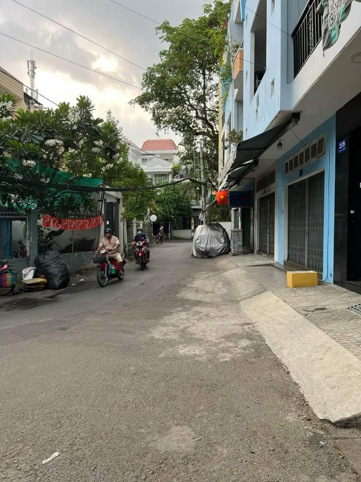 Nhà phố 4 tầng hẻm thông xe hơi 6m Lê Quang Định 54m² giá 7.5 tỷ - Đầu tư sinh lời tuyệt vời!