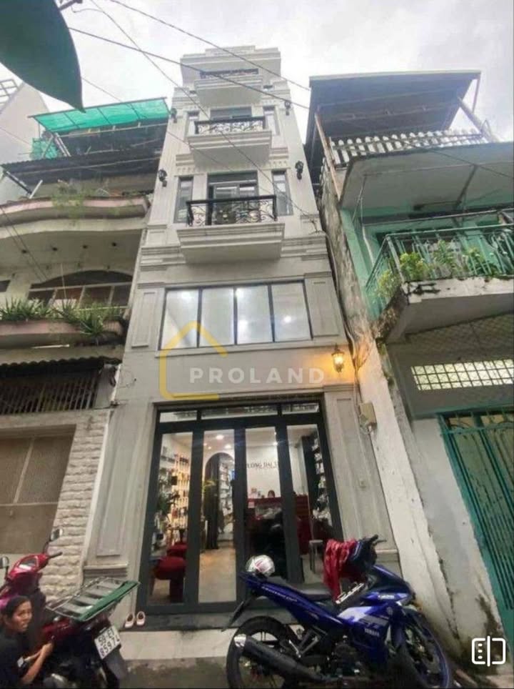 Nhà mặt tiền đường Huỳnh Văn Bánh, Phú Nhuận 56m² giá 28 triệu - Thiết kế hiện đại, tiện nghi!