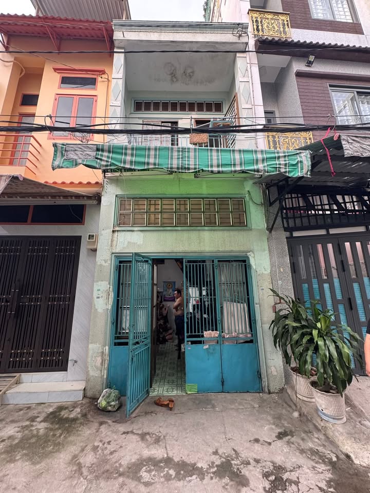 Nhà hẻm xe hơi 1/ Bà Hom, Quận 6, 21m² giá 3,2 tỷ - Cơ hội đầu tư sửa chữa tuyệt vời!