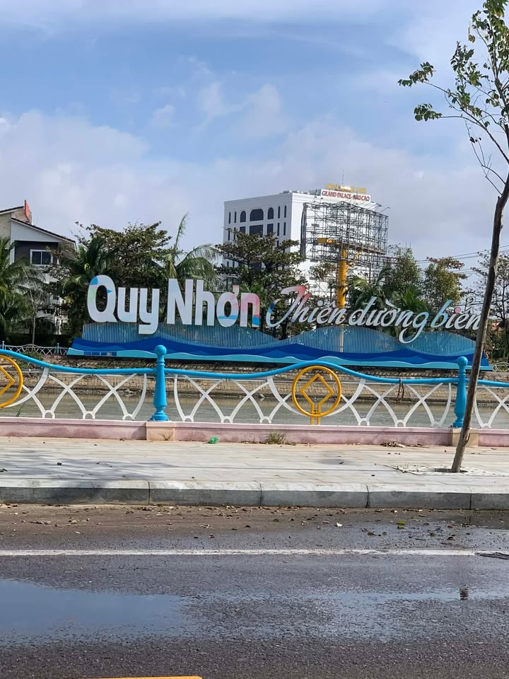 Nhà phố Hẻm Võ Nguyên Giáp, Hoài Nhơn, 94m² giá 1.8 tỷ - Cơ hội đầu tư hấp dẫn!