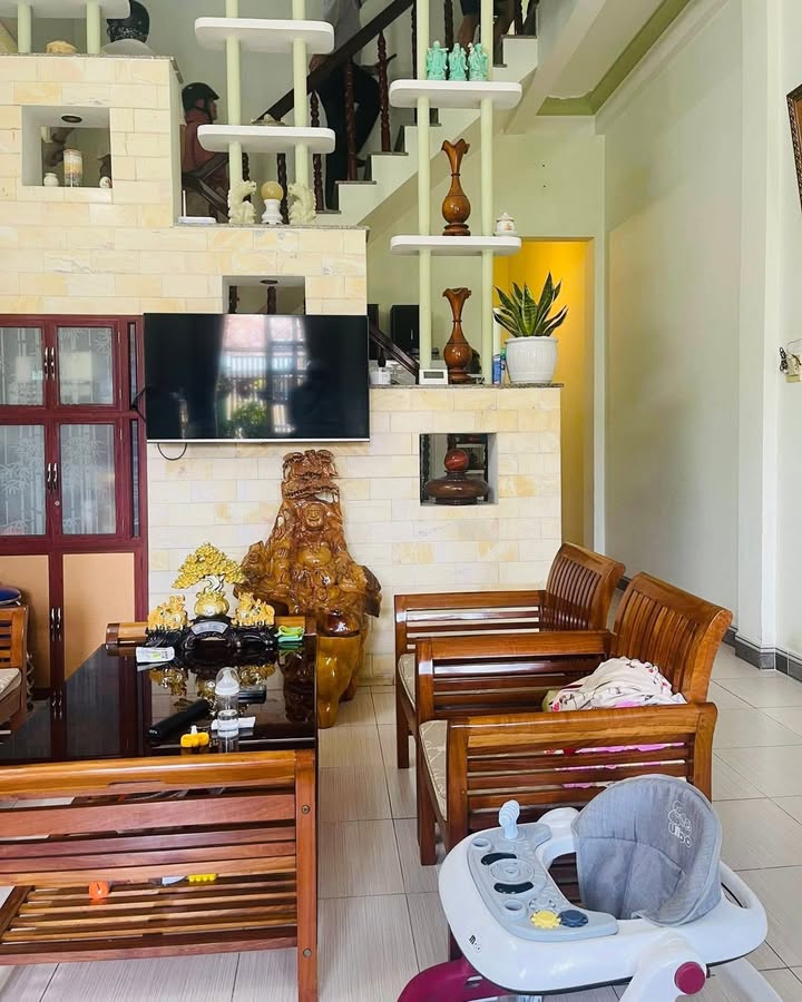 Nhà phố Lý Thái Tổ, Quy Nhơn 69m² giá 4 tỷ - Ô tô vào tận nơi!