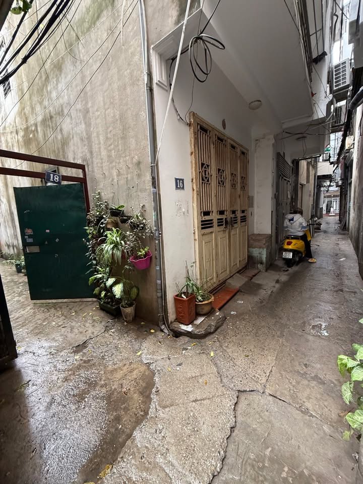 Nhà riêng Trần Cung 35m² giá 8 tỷ - Lô góc thoáng mát, gần trường học