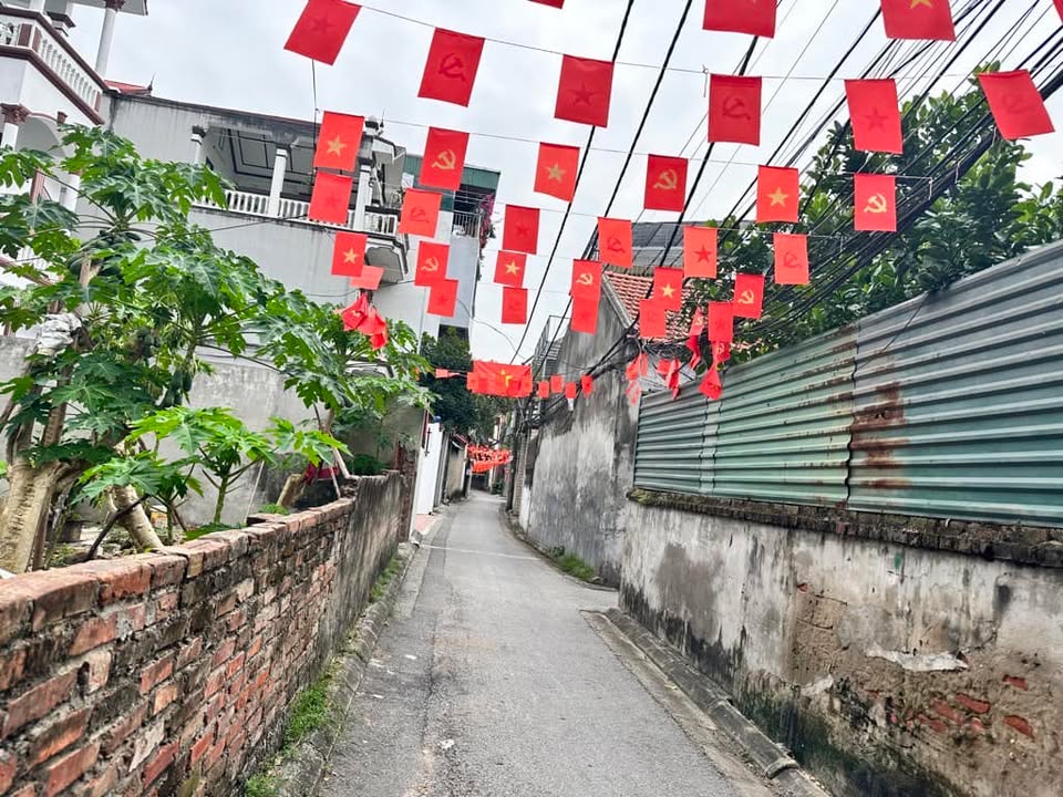 Đất thổ cư 32m² tại Bắc Cầu, Ngọc Thụy - Giá 2 tỷ, Sổ đỏ chính chủ!