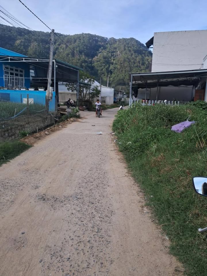 Đất nền Lạc Bình, Đơn Dương 324m² giá 1.8 tỷ - View tuyệt đẹp, đầu tư sinh lời!