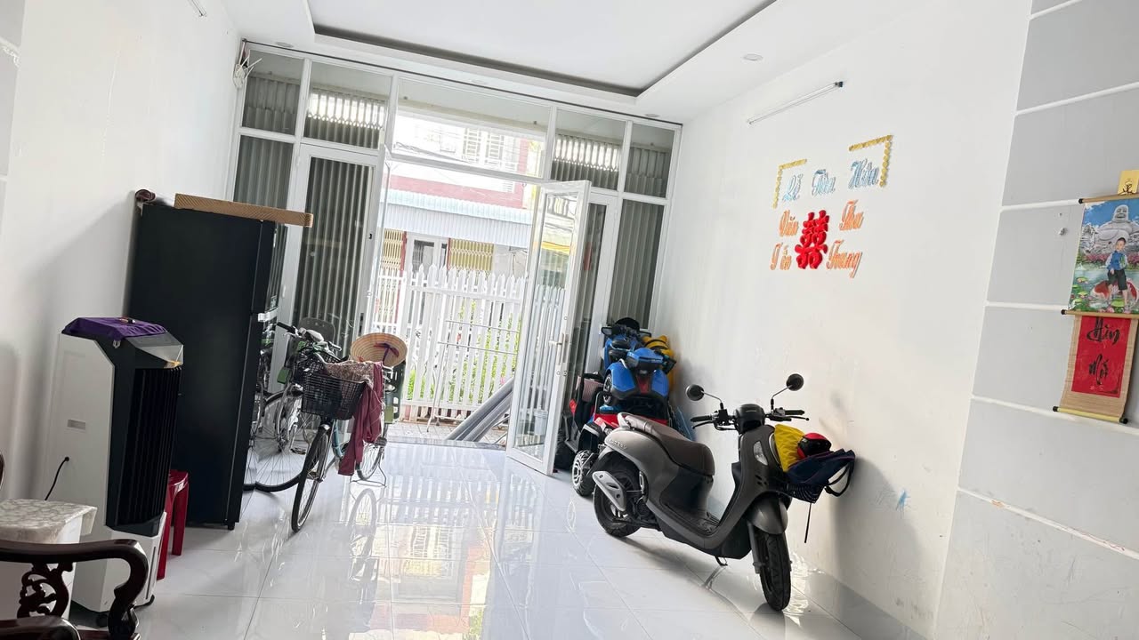 Nhà phố 1 trệt 1 lầu tại Bình Đức, An Giang - Diện tích 82m² chỉ 2 tỷ!