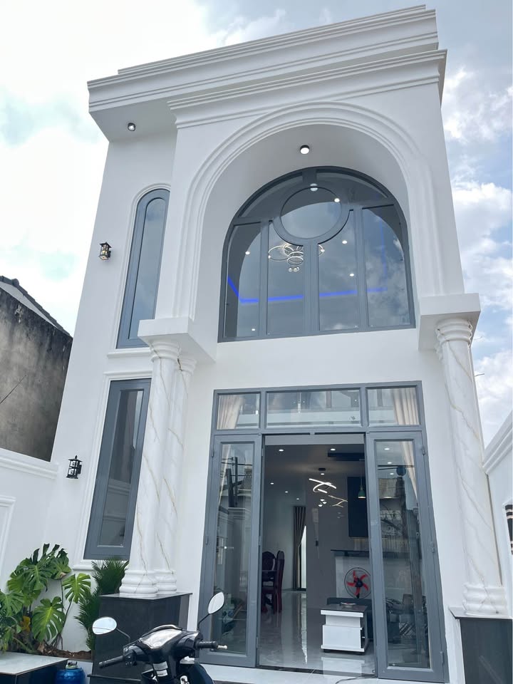 Nhà gác lửng 90m² phường Long Hoa, Tây Ninh - Giá chỉ 2.5 tỷ, sẵn sàng ở ngay!