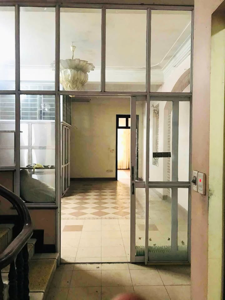 Cho thuê nhà nguyên căn 6 tầng mặt phố Ngọc Lâm 83m² - Kinh doanh đắc địa!