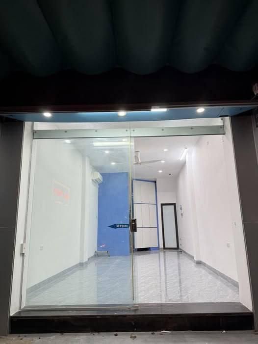 Mặt bằng kinh doanh cho thuê tại Khuất Duy Tiến, Thanh Xuân - Giá chỉ 12 triệu!
