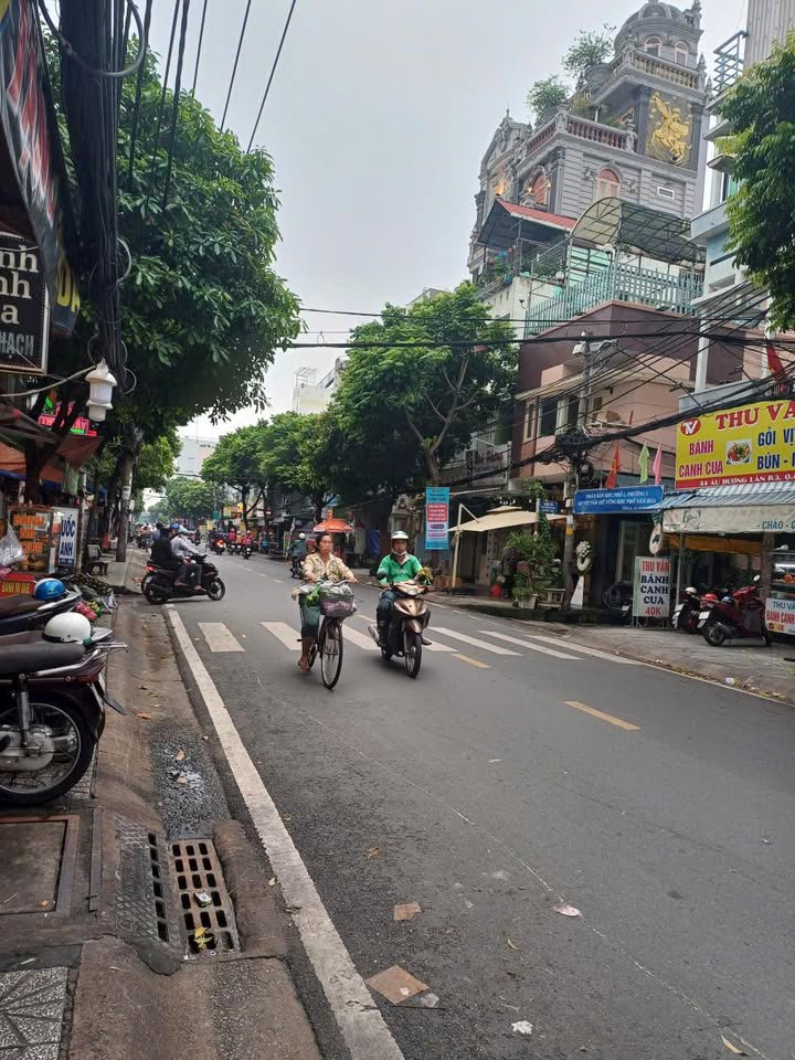 Nhà mặt tiền Âu Dương Lân, Q8 74m² giá 16 tỷ - Khu vực buôn bán sầm uất!