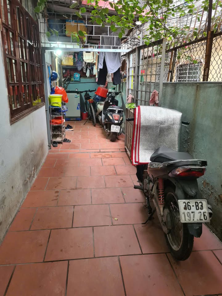 Nhà cho thuê 44 Nhân Hòa, 100m² giá 9 triệu - Nội thất đầy đủ, thoáng mát!