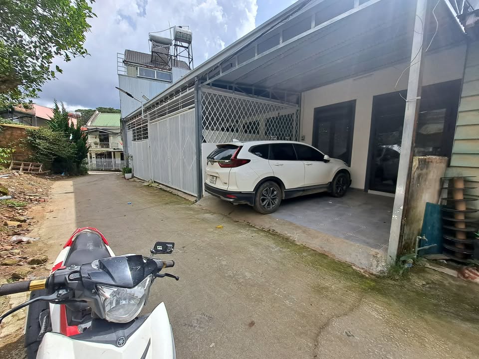 Đất nền đường Ma Trang Sơn Đà Lạt 100m² giá 7.5 tỷ - Nhà cấp 4 mới, cho thuê 10 triệu!