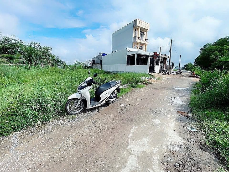 Đất nền 100m² mặt tiền Võ Văn Ngân, Đức Hòa, Long An - Giá chỉ 1.1 tỷ!