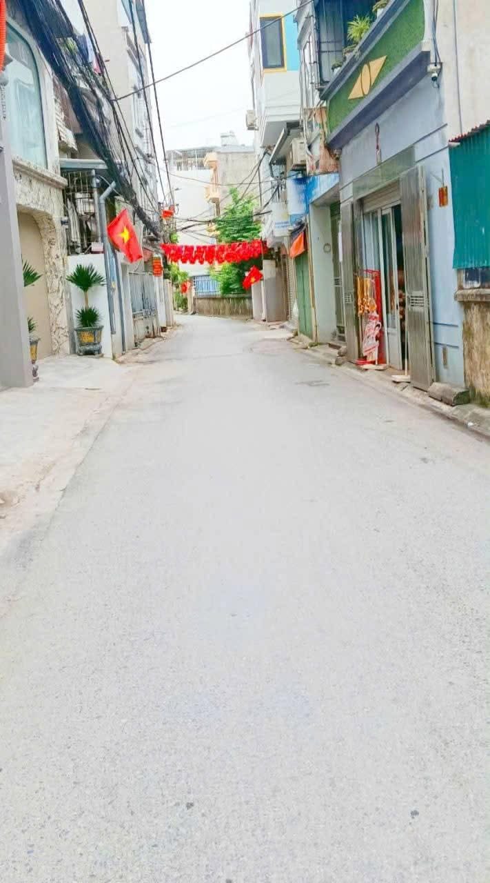 Đất nền Ngọc Thụy Long Biên 53m² giá 10.5 tỷ - Mặt ngõ ô tô, kinh doanh thuận lợi!