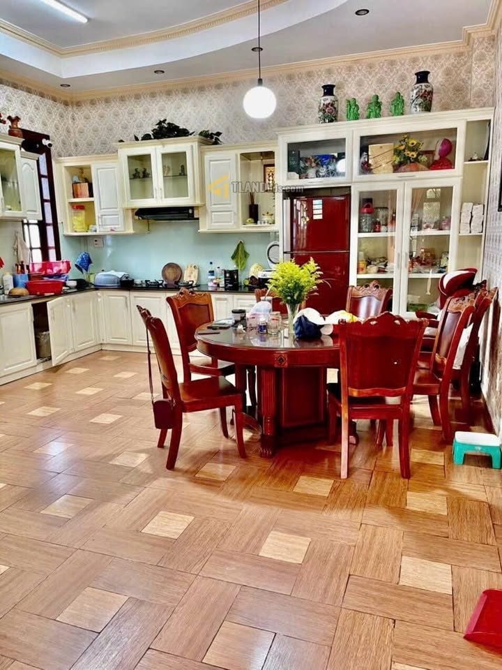 Nhà 3 tầng đường Nguyễn Thượng Hiền Đà Lạt 291m² giá 20 tỷ - Chính chủ thương lượng