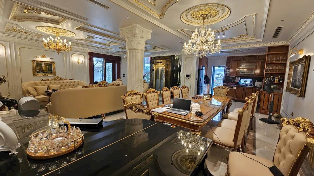 Biệt thự siêu đẹp KĐT Văn Phú Hà Đông 180m² giá 50 tỷ - Thiết kế đẳng cấp, nội thất hoàng gia!