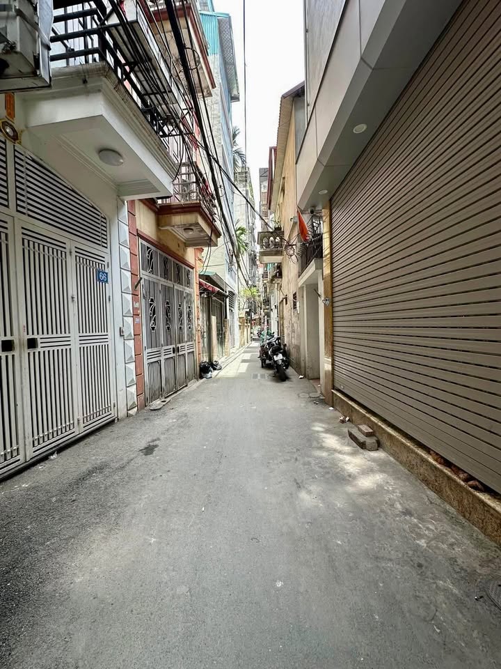 Nhà 5 tầng Cầu Giấy 36m² giá 9 tỷ - Thiết kế cho thuê lý tưởng!