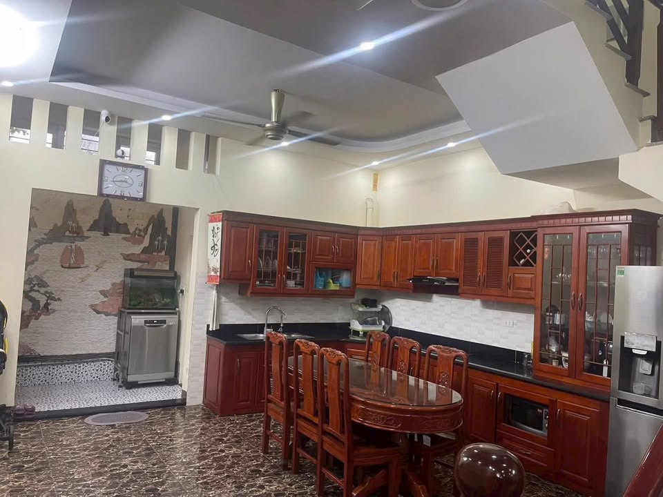 Nhà 2,5 tầng khu 28 ha Lam Hạ - 82m² giá 6 tỷ - Sổ đỏ chính chủ!